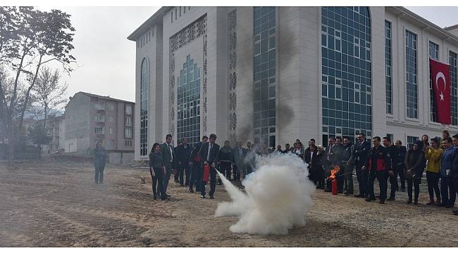 Belediye personeline yangın söndürme eğitimi