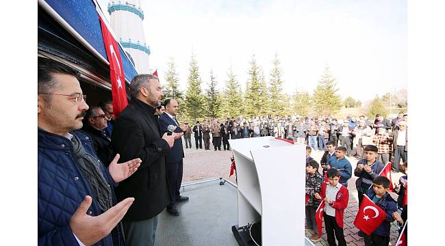 Beyşehir&#39;de Cuma namazı çıkışında Afrin şehitleri için dua