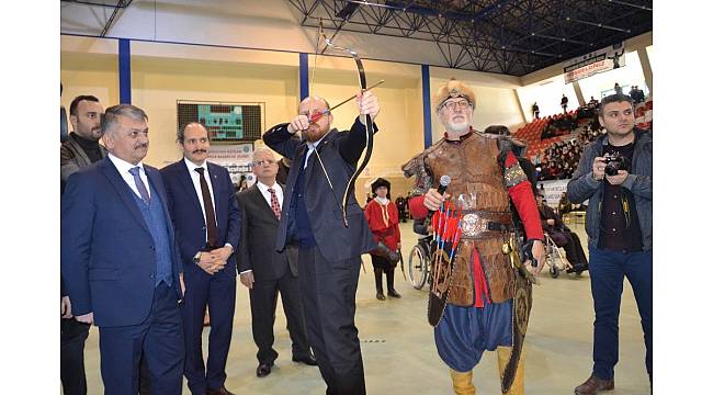 Bilal Erdoğan, Balıkesir'de okçuluk kursu açılışına katıldı