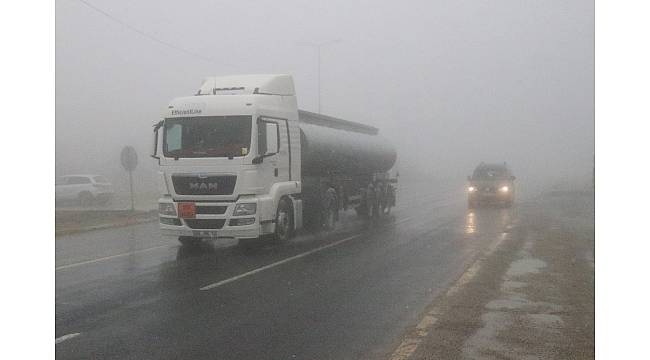 Bolu Dağı'nda yoğun sis ve kar yağışı