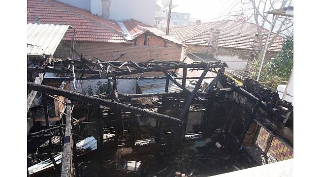 Bozdoğan'da ahşap evde yangın; 1 ölü