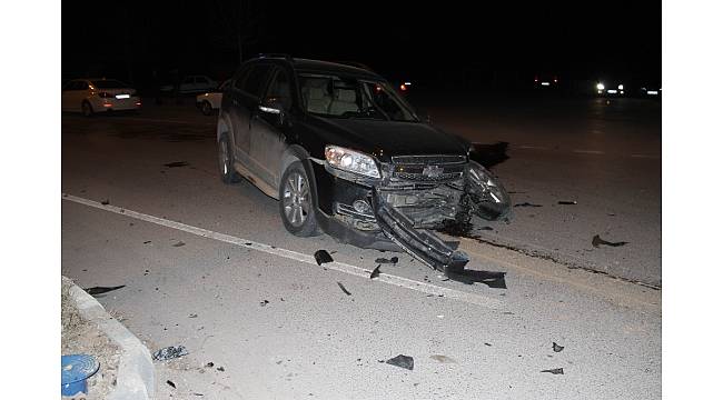 Cip ile otomobilin çarpıştığı kaza güvenlik kamerasında