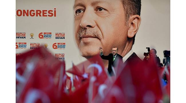 Cumhurbaşkanı Erdoğan: "Birilerinin arkasına sığınma"