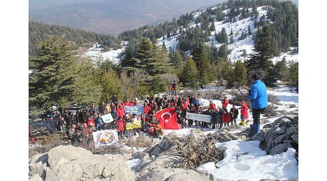 Dağcılar ve doğaseverler Afrin şehitleri için tırmandı
