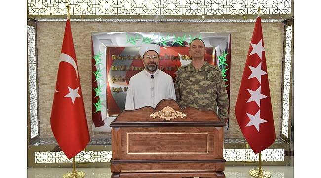 Diyanet İşleri Başkanı Erbaş, Hatay'da Harekat Merkezi'ni ziyaret etti