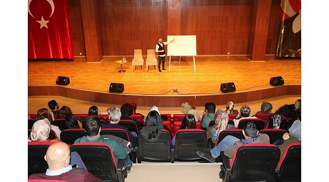 Diyarbakır'da liderlik ve yönetim becerileri semineri düzenlendi