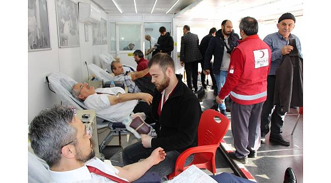Eğitimcilerden Afrin'deki askerlere destek için kan bağışı