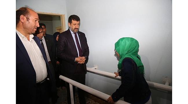 Ekinci vatandaşların sorunu evlerinde dinliyor