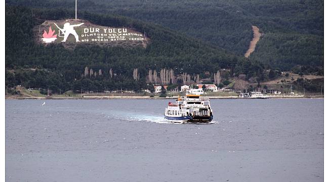 Gökçeada'da feribot seferlerine fırtına engeli