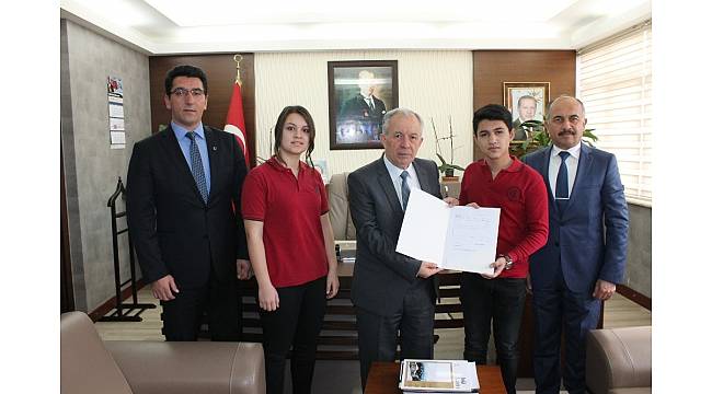 Harçlıklarını Afrin'de savaşan Mehmetçik'e gönderdiler