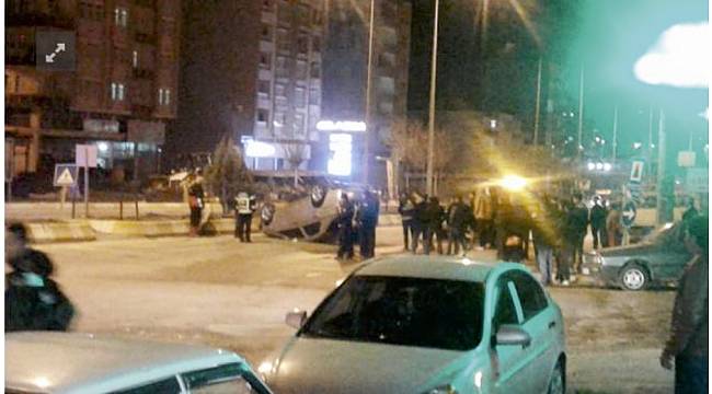 İki otomobil çarpıştı: 2 Yaralı