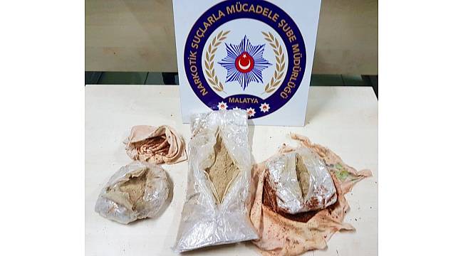 İran uyruklu kadının üzerinden 1 kilo uyuşturucu çıktı