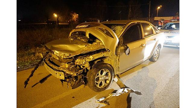 Işık ihlali yaptığı ileri sürülen otomobil ile kamyon çarpıştı: 1 yaralı