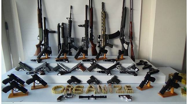 İstanbul'da silah kaçakçılarına operasyon: 20 gözaltı