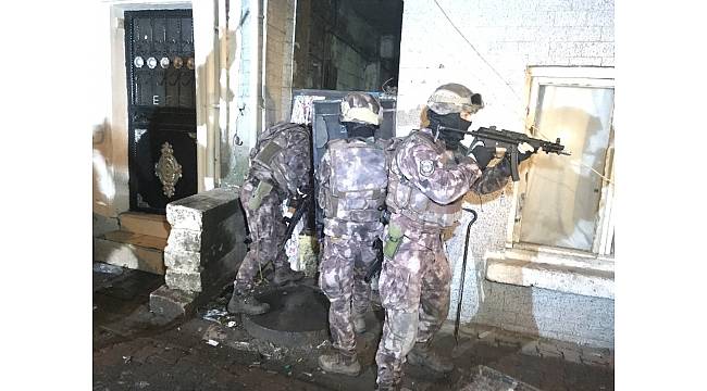 Kağıthane'de şafak vakti narkotik operasyonu: 40 gözaltı