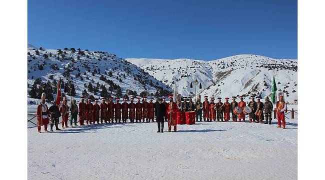 Kayak severler Erzincan'da mehter ile karşılandı