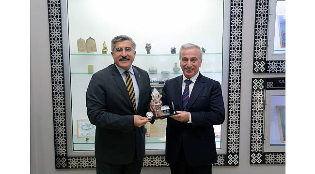 Kültür ve Turizm Bakan Yardımcısı Yayman'dan Vali Kamçı'ya ziyaret