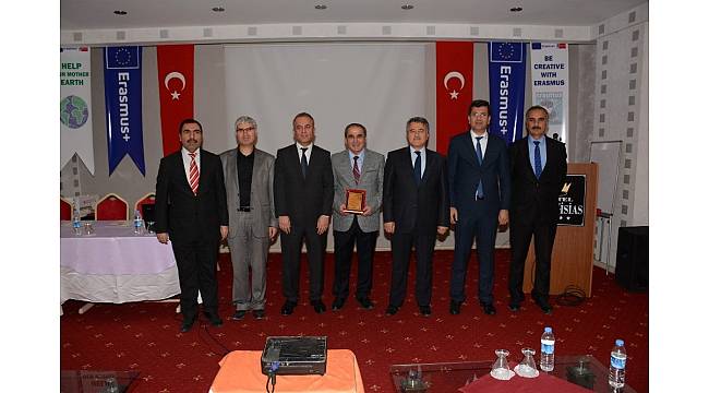 Menderes İlkokulunun kabul edilen projelerinin tanıtımı yapıldı