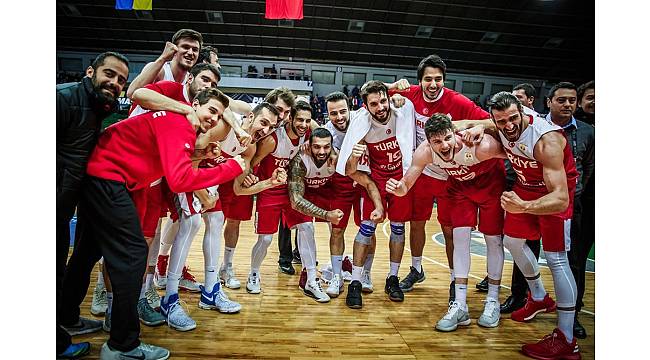 Milliler İsveç'te kapalı gişe