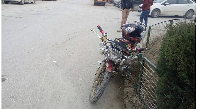 Otomobil ile motosiklet çarpıştı; 1 yaralı