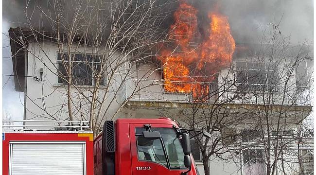 Pazarlar'da ev yangını