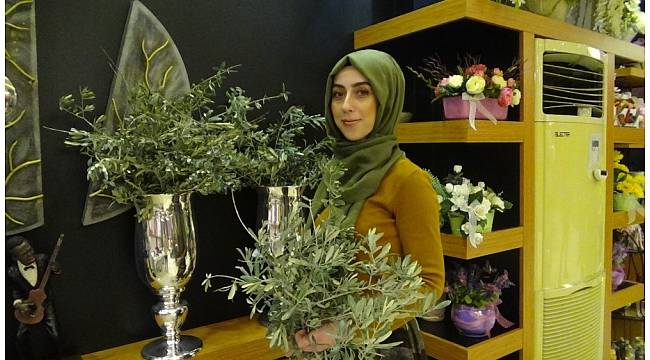 Sevgililere 'zeytin dallı' gül demeti