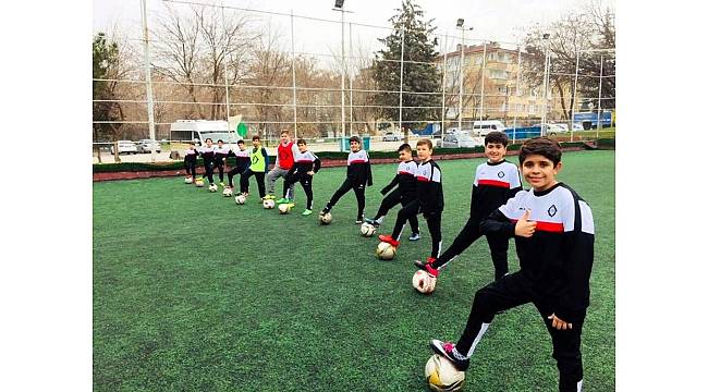 Siirt'te futbol spor okulu açıldı