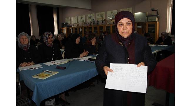 Sosyal medya kullanmak için okuma-yazma öğreniyorlar