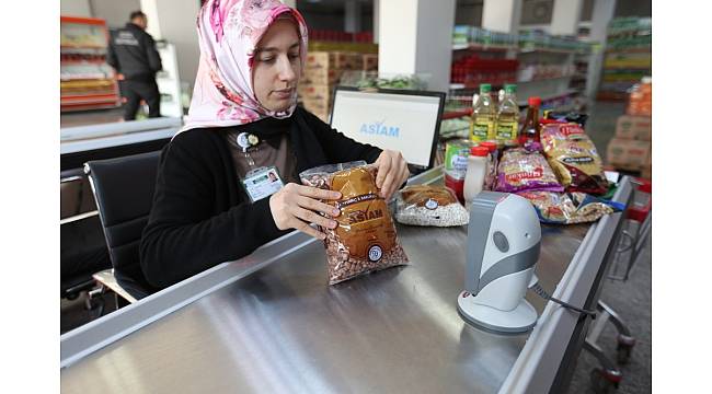Sosyal Yardımlaşma Market'inden ayda 2 bin 900 kişi yararlanıyor