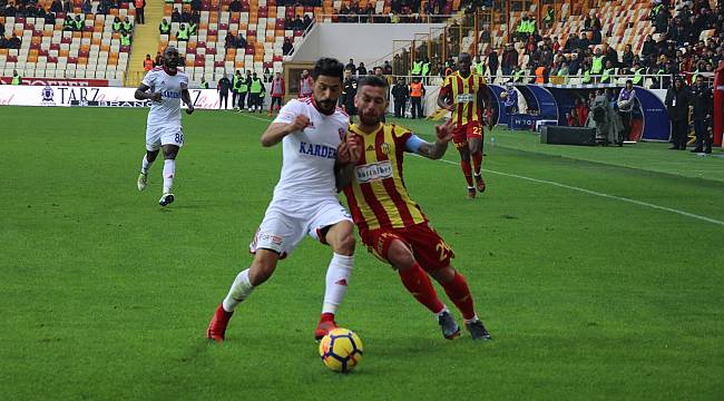Spor Toto Süper Lig: Evkur Yeni Malatyaspor: 1 - Kardemir Karabükspor: 0 (İlk yarı)