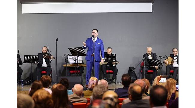 TRT sanatçıları AGÜ'de konser verdi