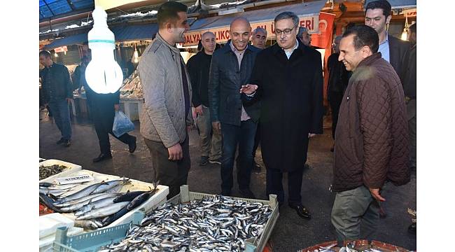 Vali Su, esnafı ziyaret etti