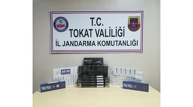 Yolcuların valizinden 410 paket kaçak sigara çıktı