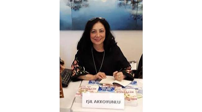 &#39;Altın Kalem Ödülü&#39; Türk yazara verildi