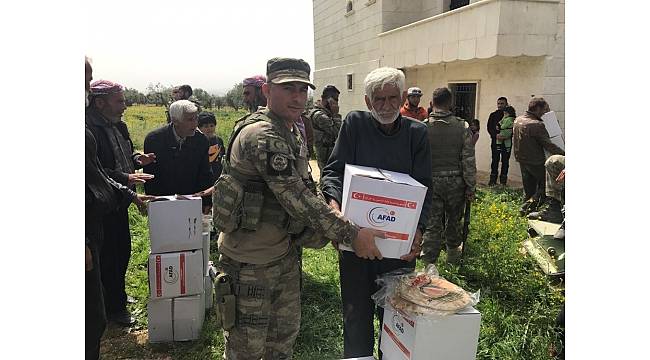 Afrin'de birlik tabibi sağlık kontrolü yaptı
