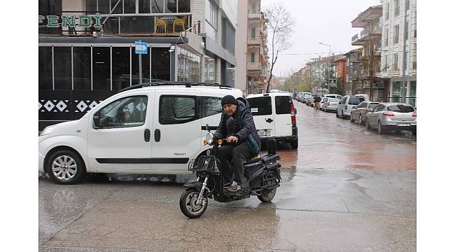 Afyonkarahisar'da Mart kapıdan baktırdı