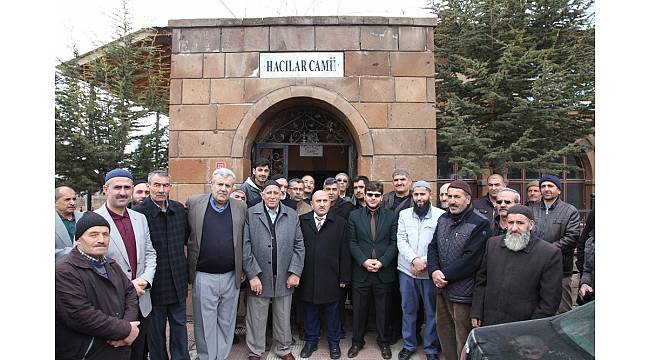 Ahlatlı umreciler dualarla uğurlandı