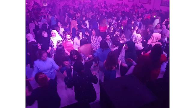 Almanya'da düzenlenen gecede engellilere yardım eli uzandı