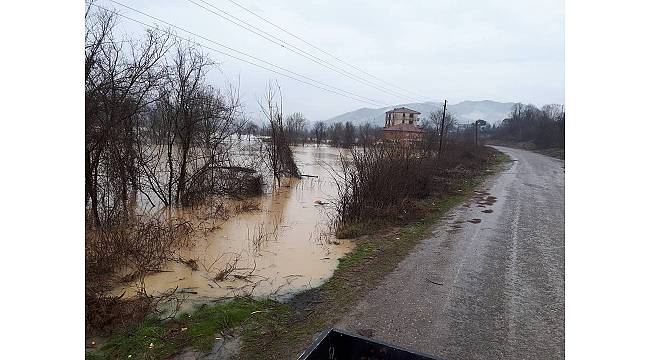 Bartın'da baraj tahliye kapakları açıldı