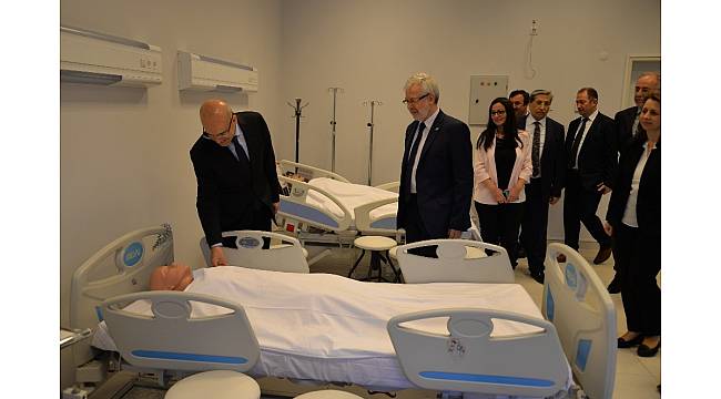 Başbakan Yardımcısı Şimşek, Sağlık Bilimleri Fakültesi'nin açılışını yaptı