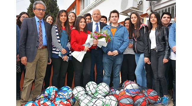 Başkan Görmez'den liselere malzeme desteği
