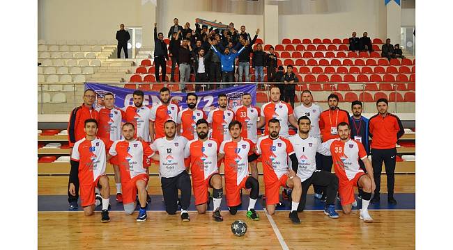 Belediye hentbol takımı liderliğe yükseldi