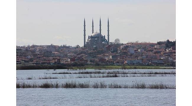 Edirne'de 'kırmızı alarm' devam ediyor