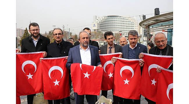 Eğitim Bir-Sen'den zeytin dalı operasyonuna 'Türk bayraklı' destek