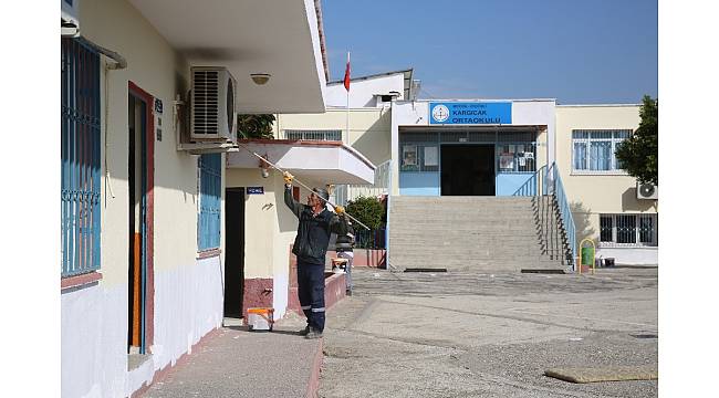Erdemli'de okullarda çalışmalar devam ediyor
