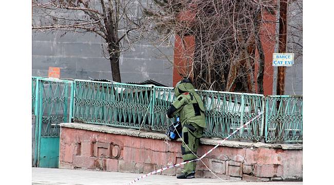Erzurum'da şüpheli çanta fünyeyle patlatıldı
