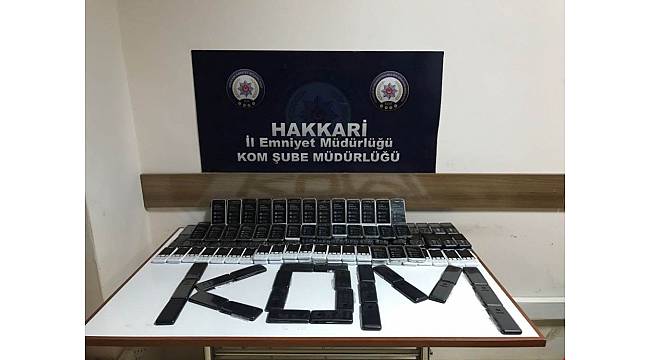 Hakkari'de kaçak sigara ve cep telefonu operasyonu