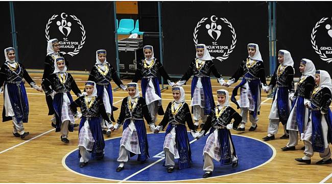 Halk Oyunları Şampiyonası'nda 6 kupa Büyükşehirin oldu
