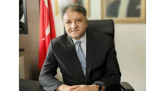 Hüseyin Arslan'a 'yaşam boyu katkı ödülü' ve 'şövalyelik' unvanı verildi