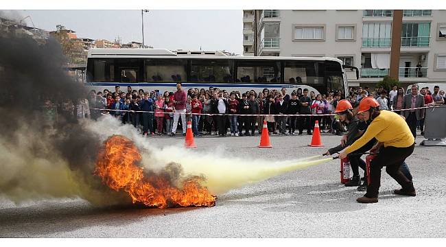 Karşıyaka'da 300 öğrenciye acil durum tatbikatı